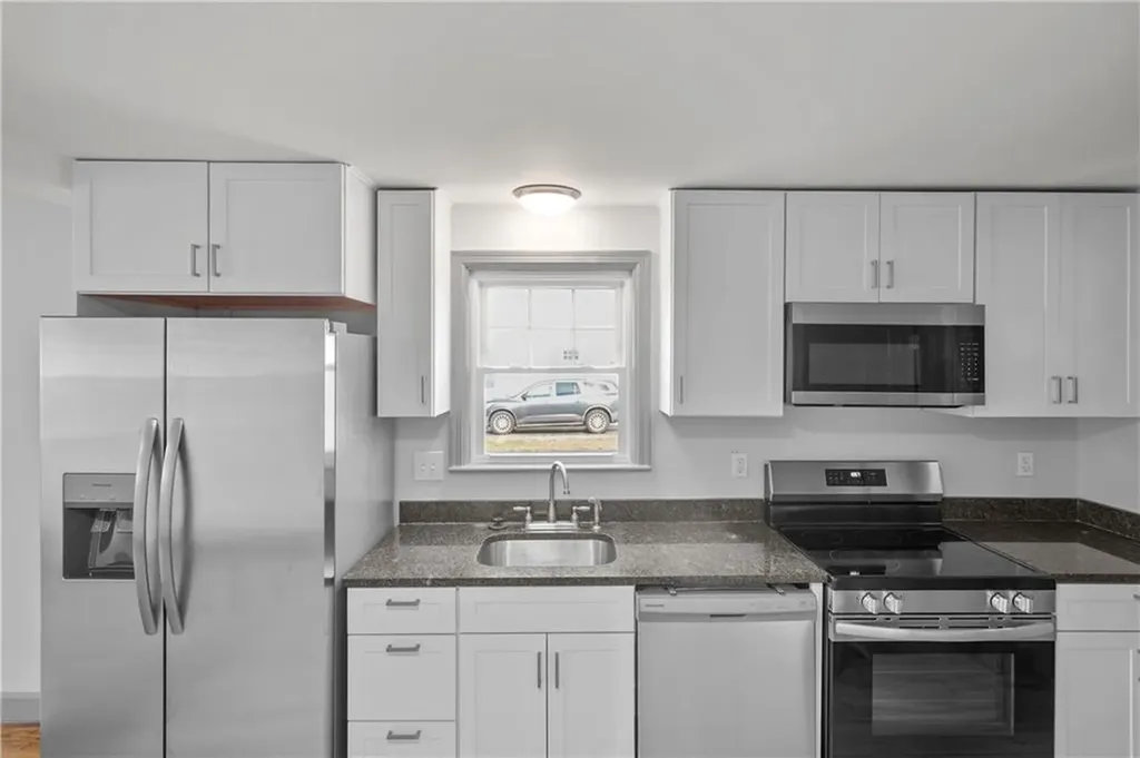 93 Blackburn Street Pawtucket RI 02861