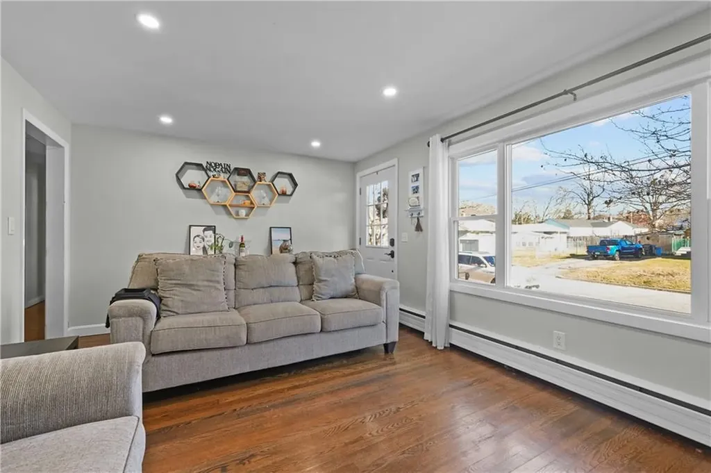 76 Country Drive West Warwick RI 02893