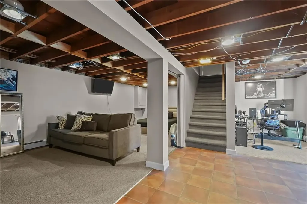 76 Country Drive West Warwick RI 02893