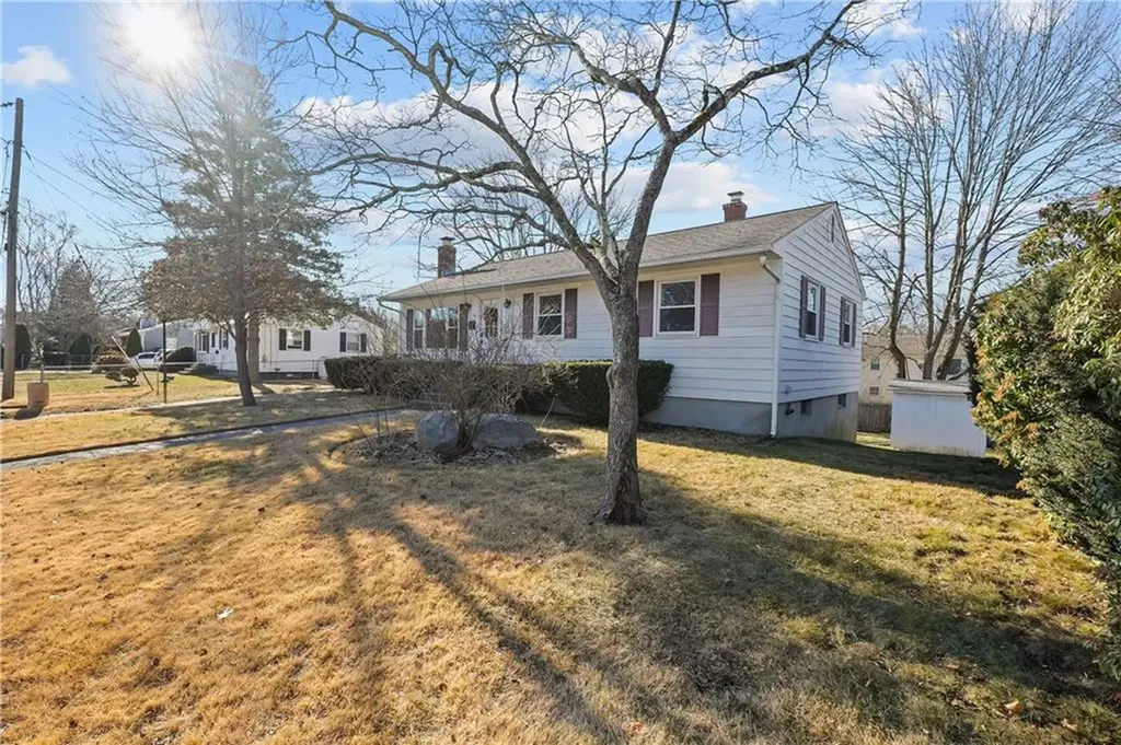 76 Country Drive West Warwick RI 02893