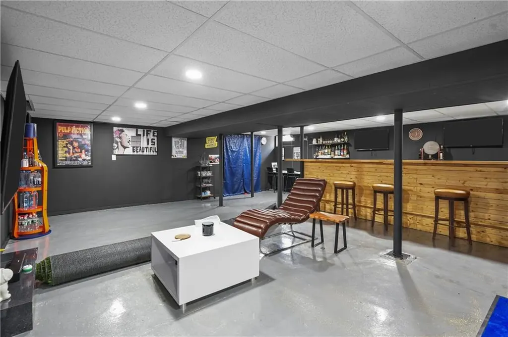 1566 Lonsdale Avenue Lincoln RI 02865
