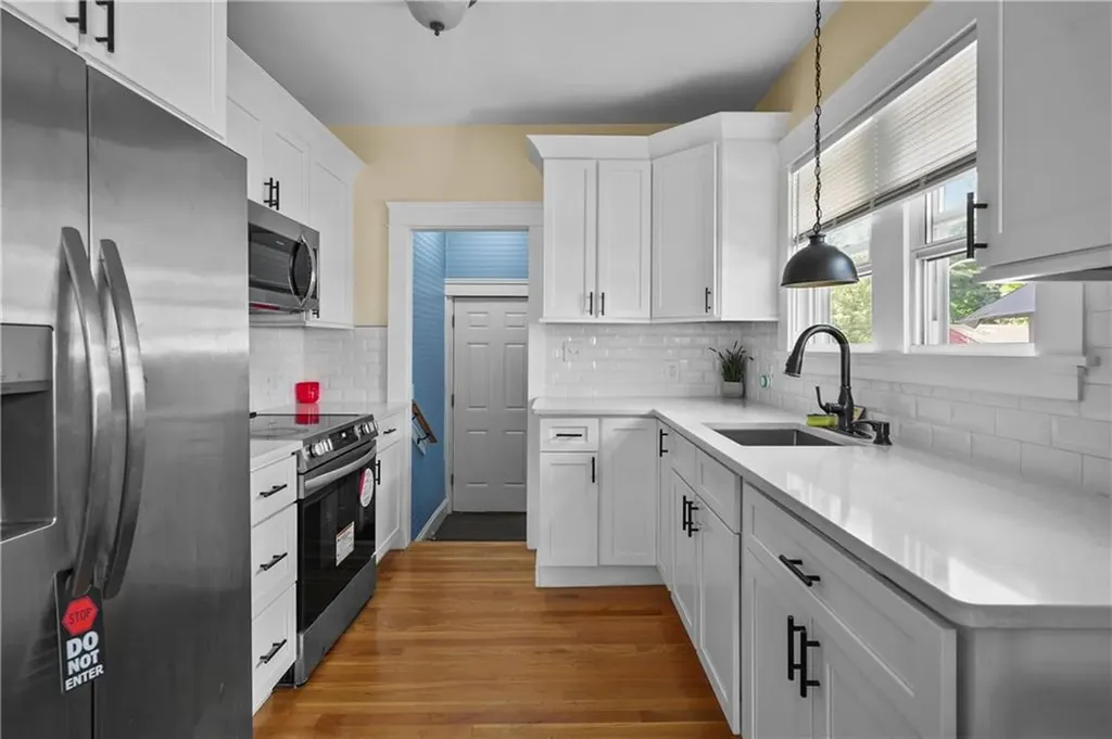 1566 Lonsdale Avenue Lincoln RI 02865
