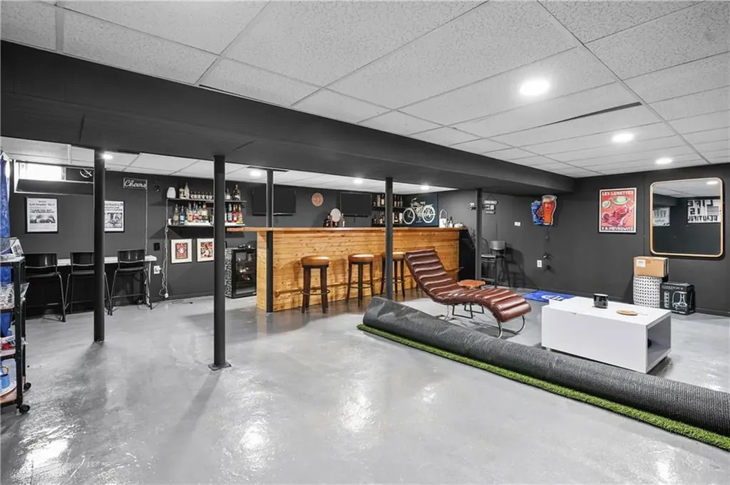 1566 Lonsdale Avenue Lincoln RI 02865