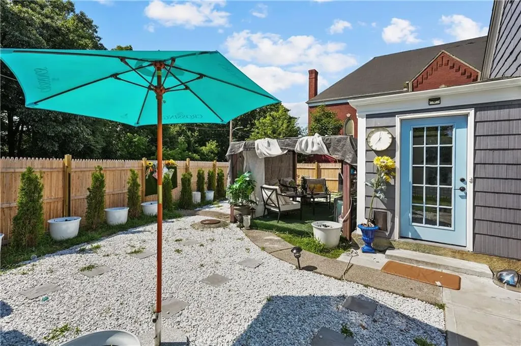 1566 Lonsdale Avenue Lincoln RI 02865