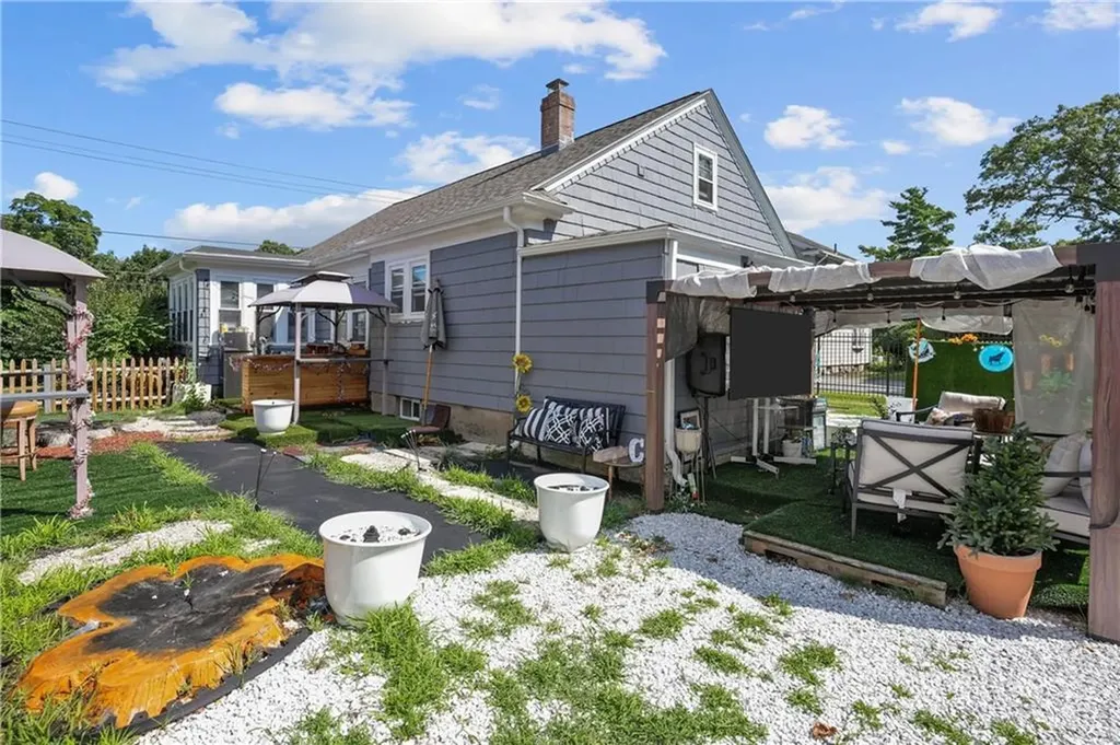 1566 Lonsdale Avenue Lincoln RI 02865