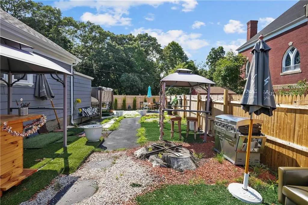 1566 Lonsdale Avenue Lincoln RI 02865