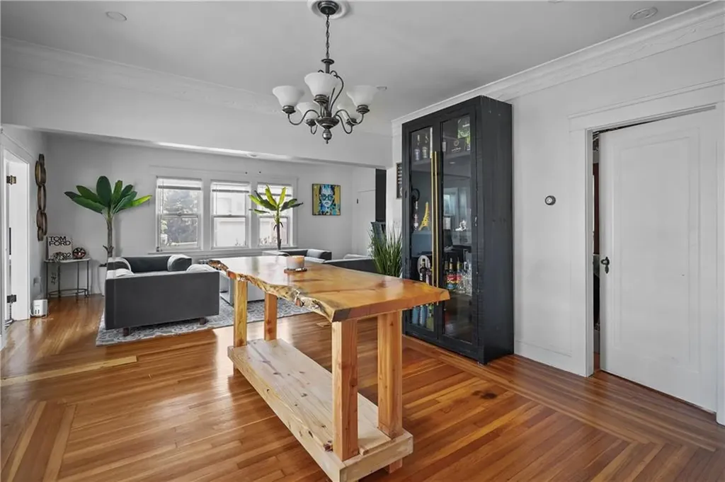 1566 Lonsdale Avenue Lincoln RI 02865