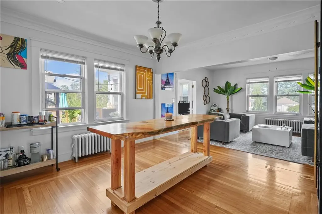 1566 Lonsdale Avenue Lincoln RI 02865