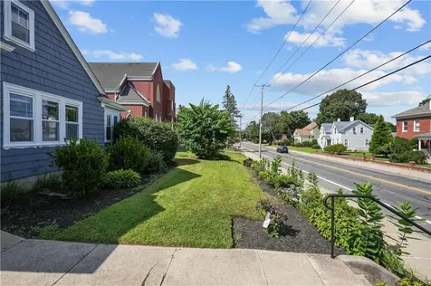 1566 Lonsdale Avenue Lincoln RI 02865