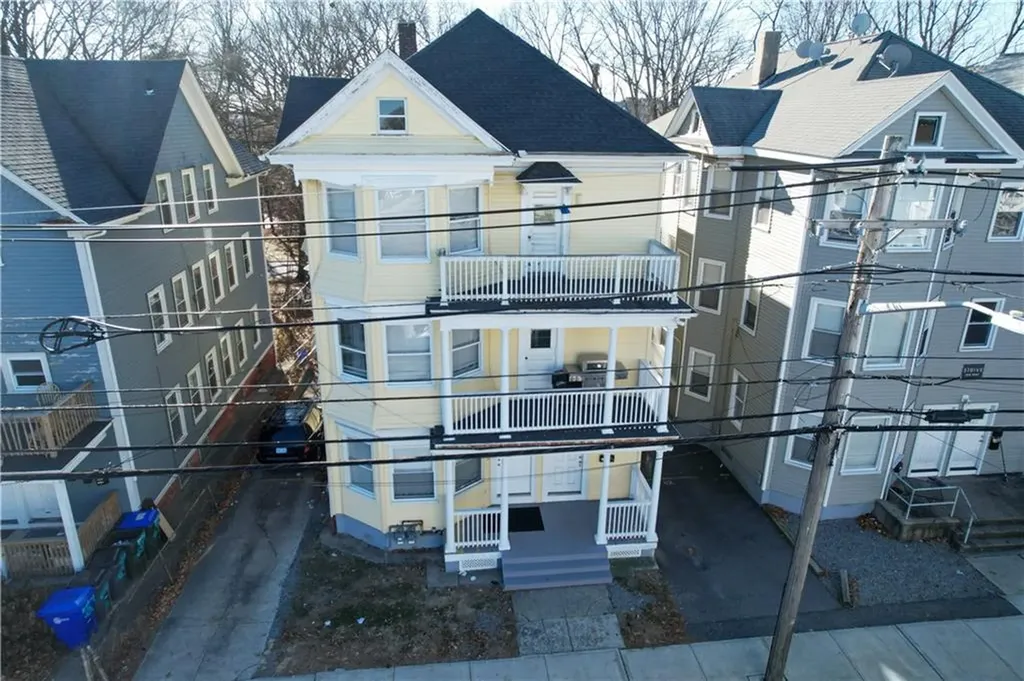 636 Smith Street Providence RI 02908