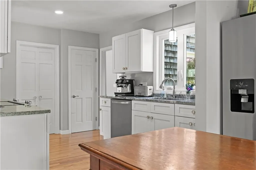 196 Sea Meadow Drive Portsmouth RI 02871