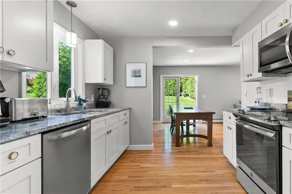 196 Sea Meadow Drive Portsmouth RI 02871