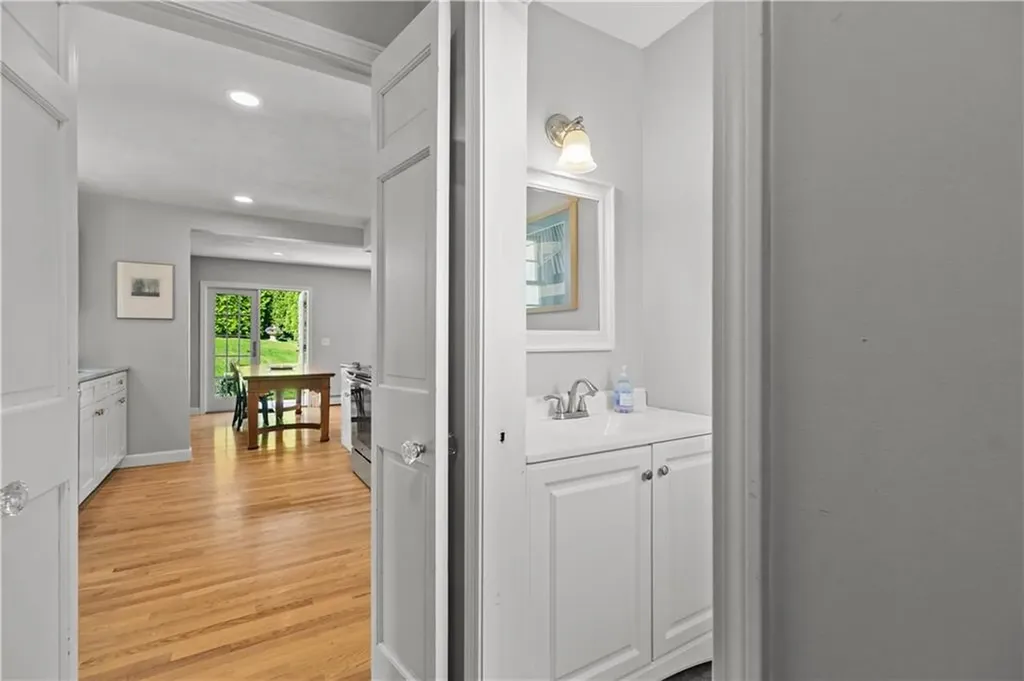 196 Sea Meadow Drive Portsmouth RI 02871