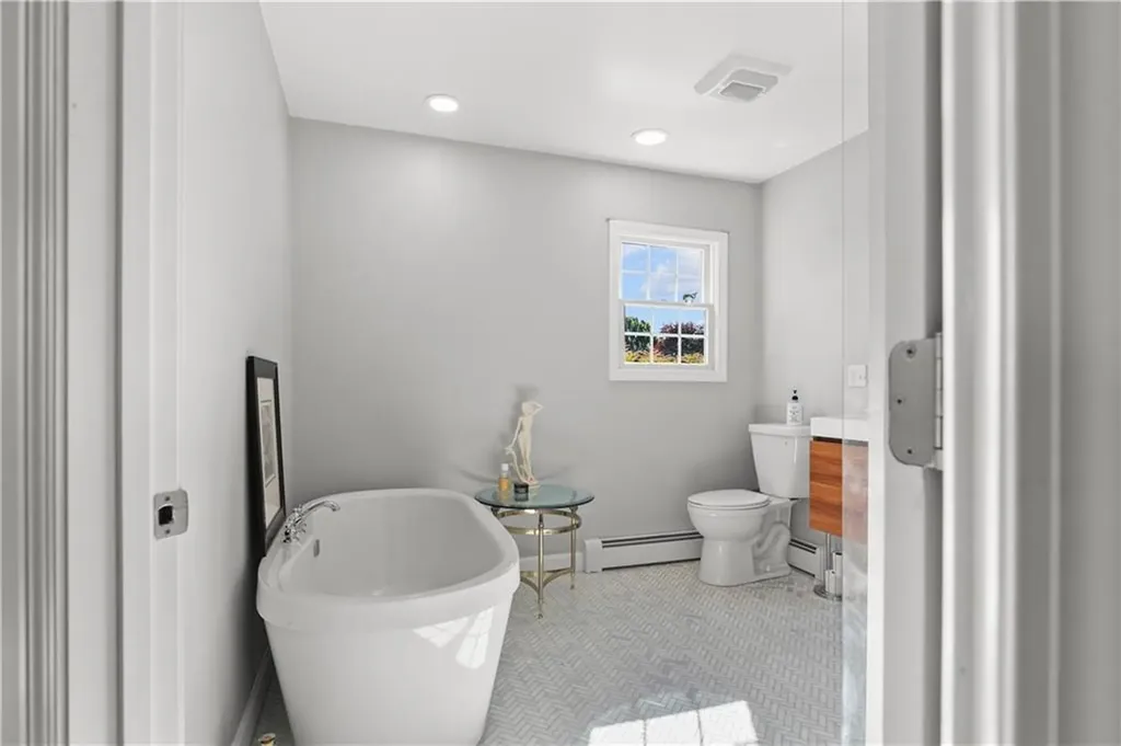 196 Sea Meadow Drive Portsmouth RI 02871