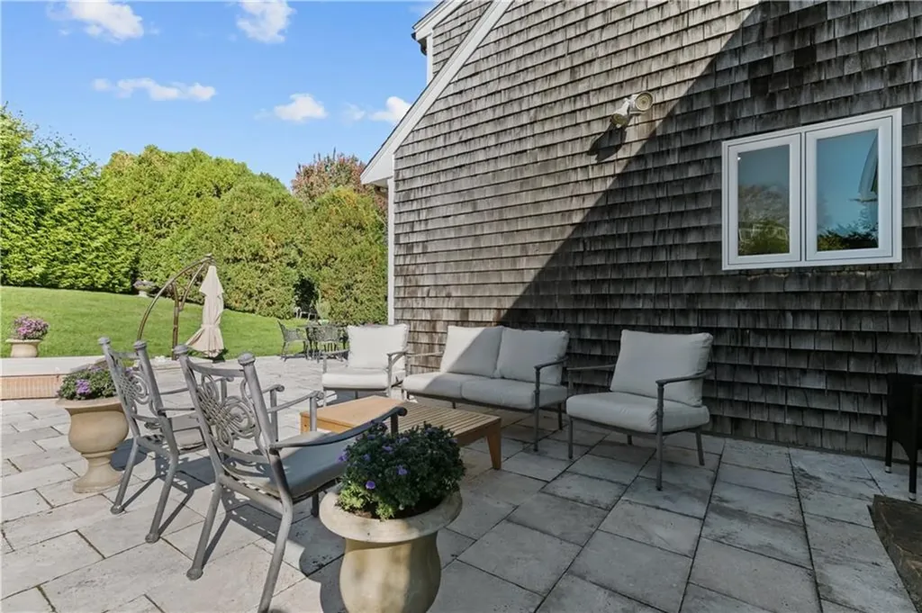 196 Sea Meadow Drive Portsmouth RI 02871