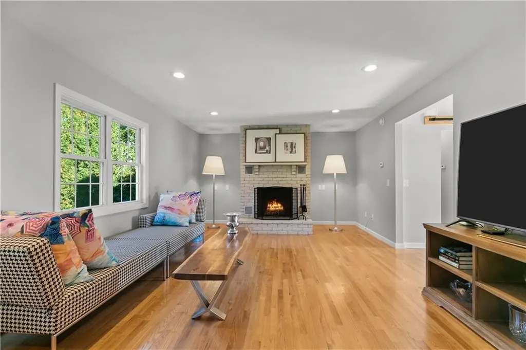 196 Sea Meadow Drive Portsmouth RI 02871