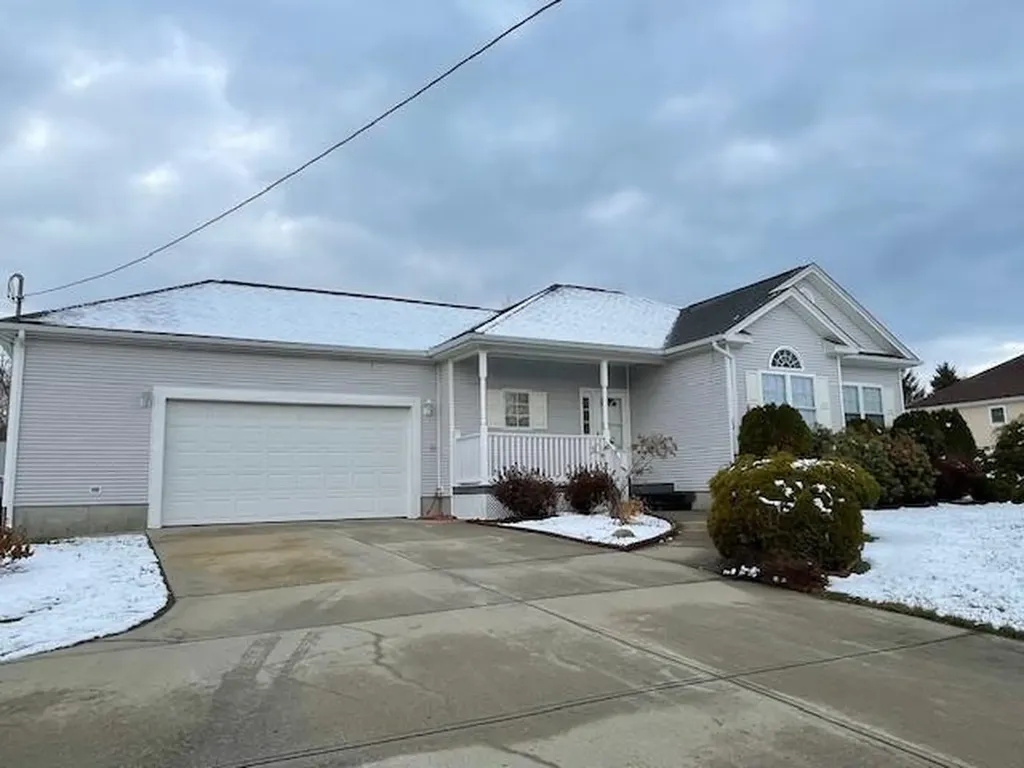 560 Seven Mile Road Scituate RI 02831