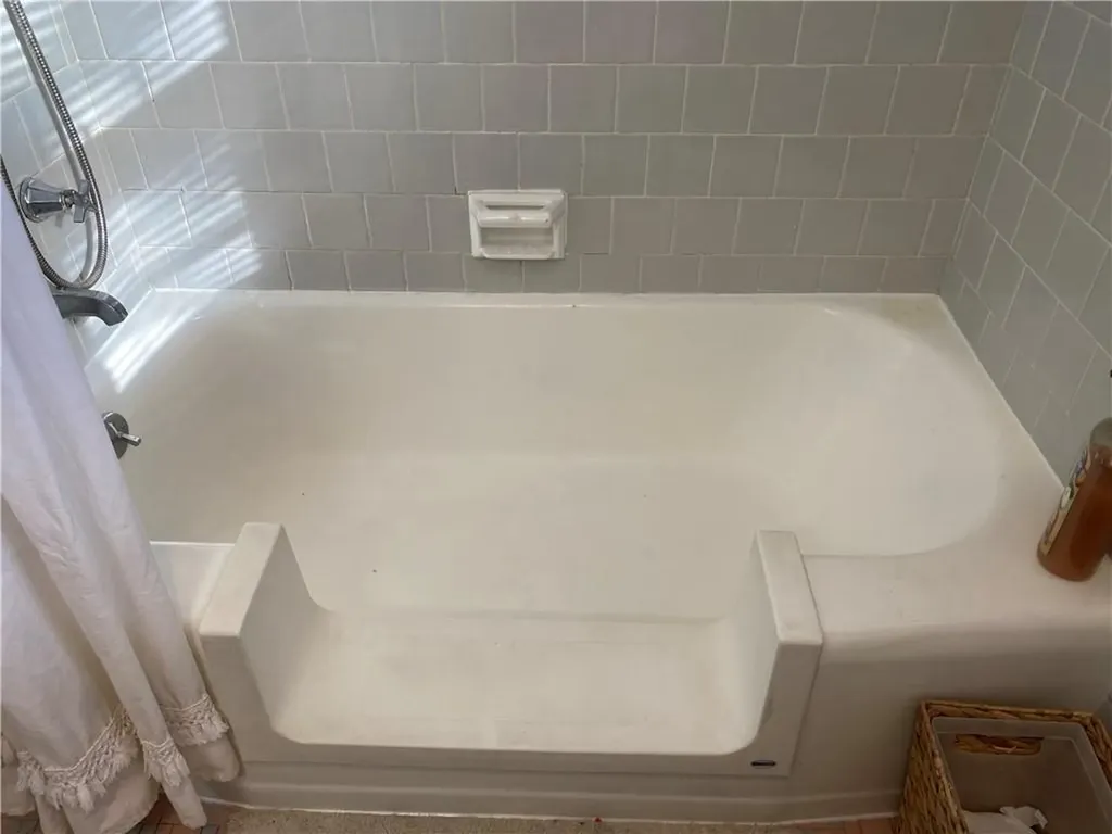 27 Galant Drive Warwick RI 02886