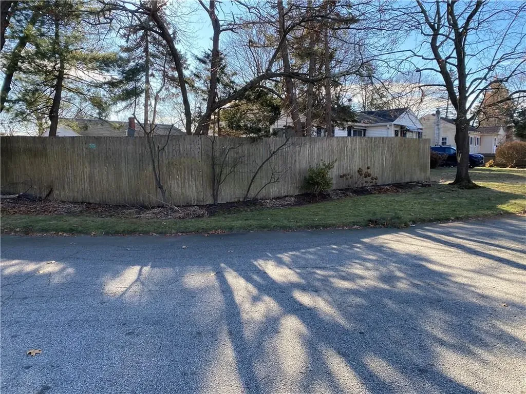 27 Galant Drive Warwick RI 02886