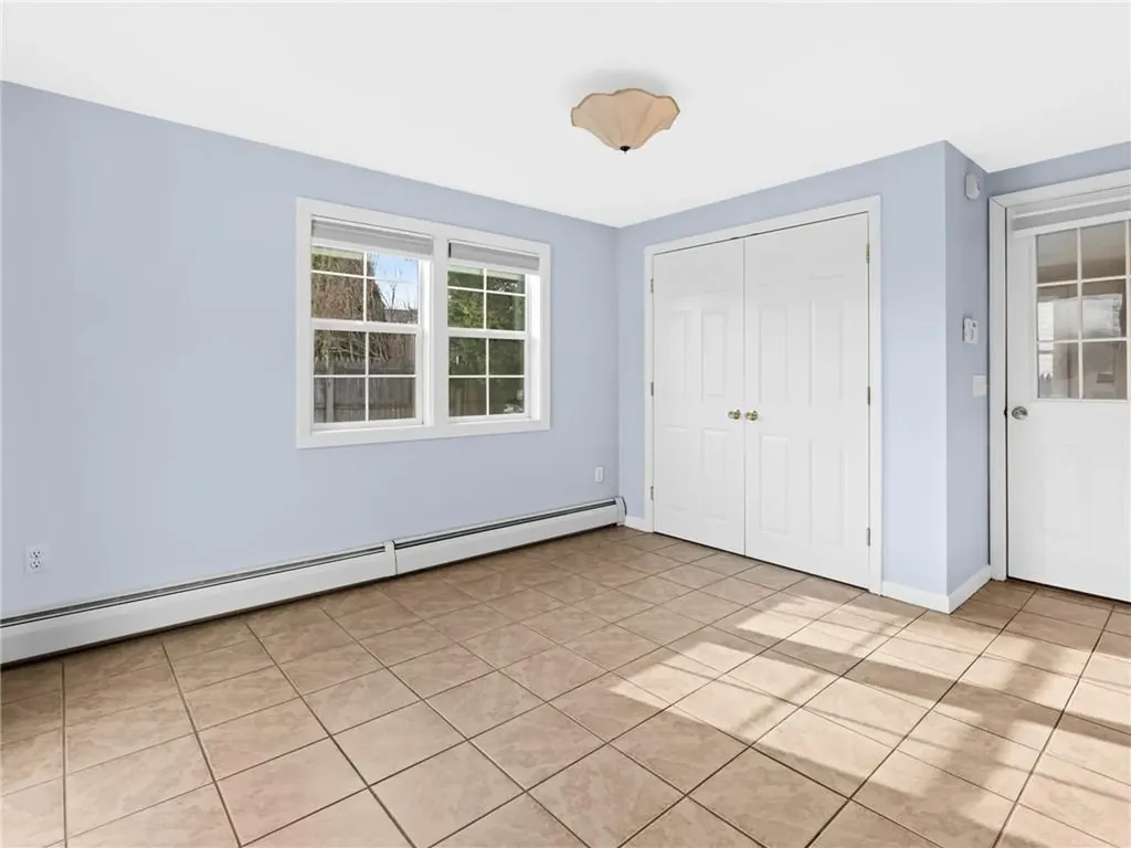 33 Hollins Drive Cranston RI 02920