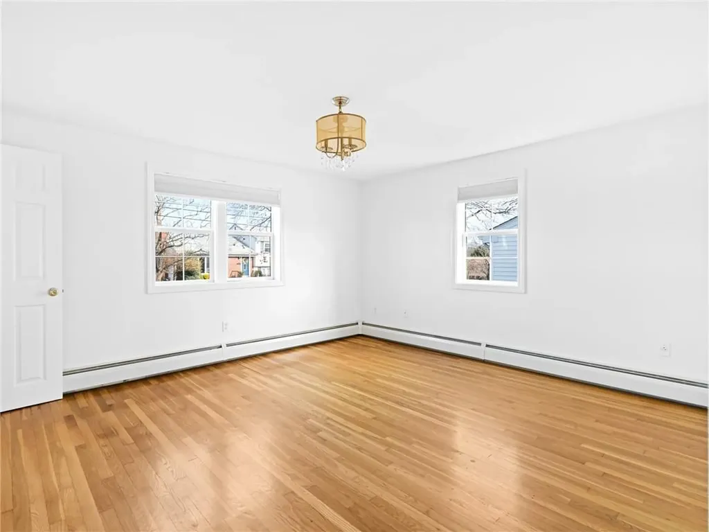 33 Hollins Drive Cranston RI 02920