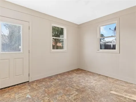 33 Hollins Drive Cranston RI 02920