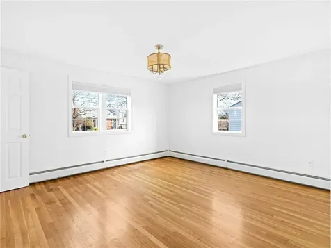 33 Hollins Drive Cranston RI 02920