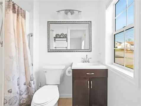 33 Hollins Drive Cranston RI 02920