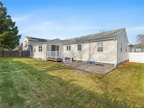 33 Hollins Drive Cranston RI 02920