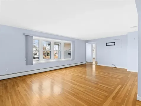 33 Hollins Drive Cranston RI 02920