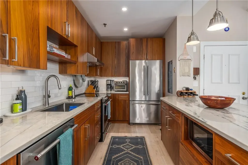 385 Westminster Street Providence RI 02903