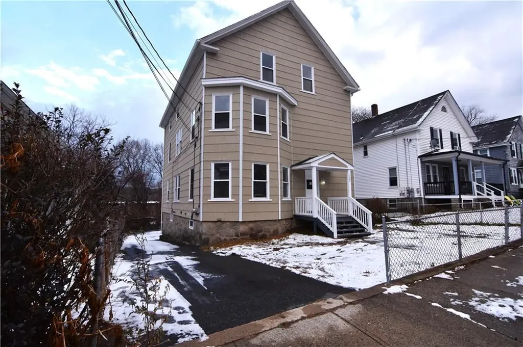 733 3rd Avenue Woonsocket RI 02895