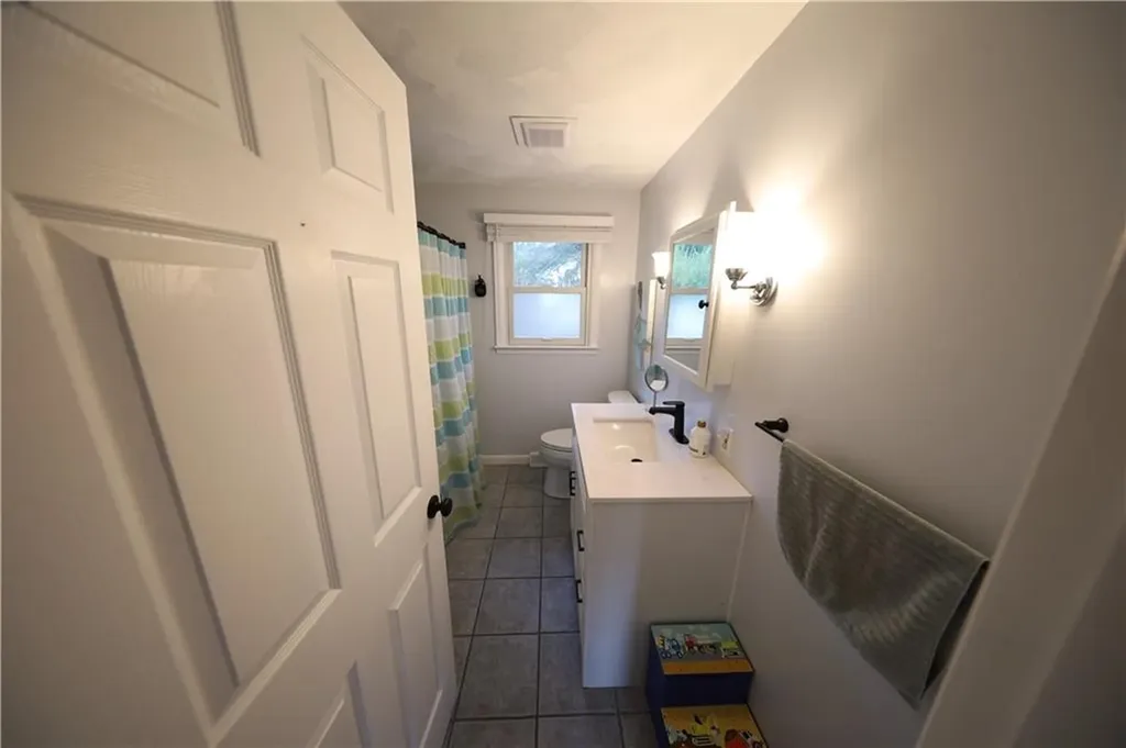 84 Neptune Street Jamestown RI 02835