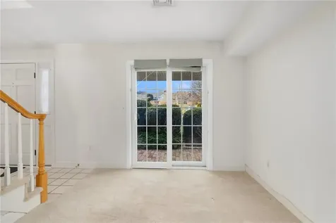 308 Corey Lane Middletown RI 02842