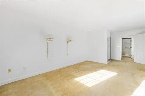 308 Corey Lane Middletown RI 02842