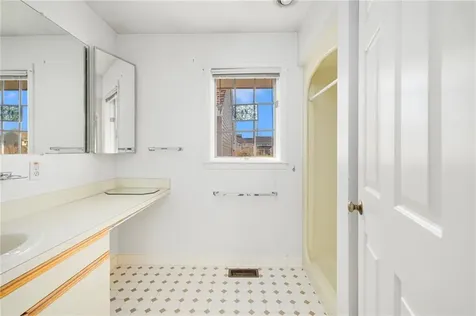 308 Corey Lane Middletown RI 02842