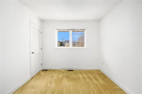 308 Corey Lane Middletown RI 02842