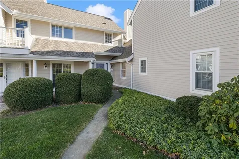 308 Corey Lane Middletown RI 02842