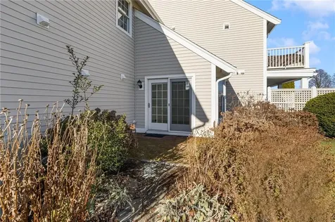 308 Corey Lane Middletown RI 02842