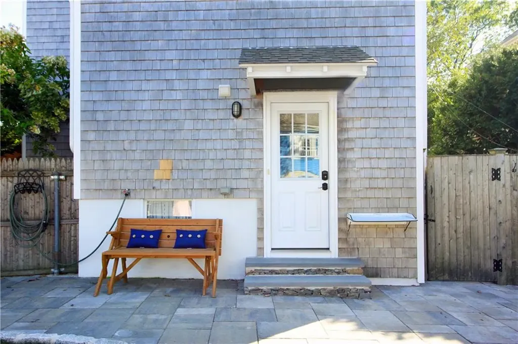 22 Bateman Avenue Newport RI 02840