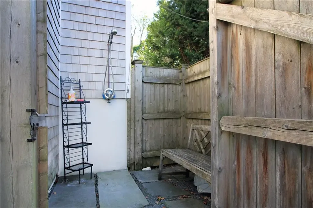 22 Bateman Avenue Newport RI 02840