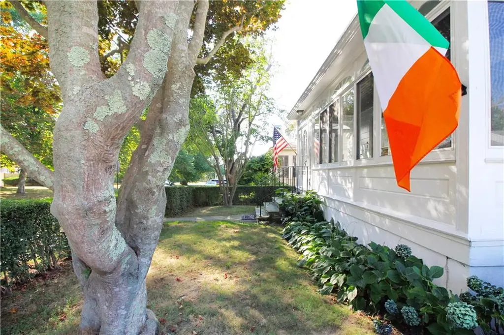 22 Bateman Avenue Newport RI 02840