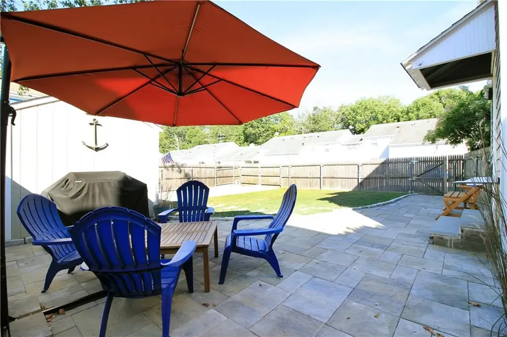 22 Bateman Avenue Newport RI 02840
