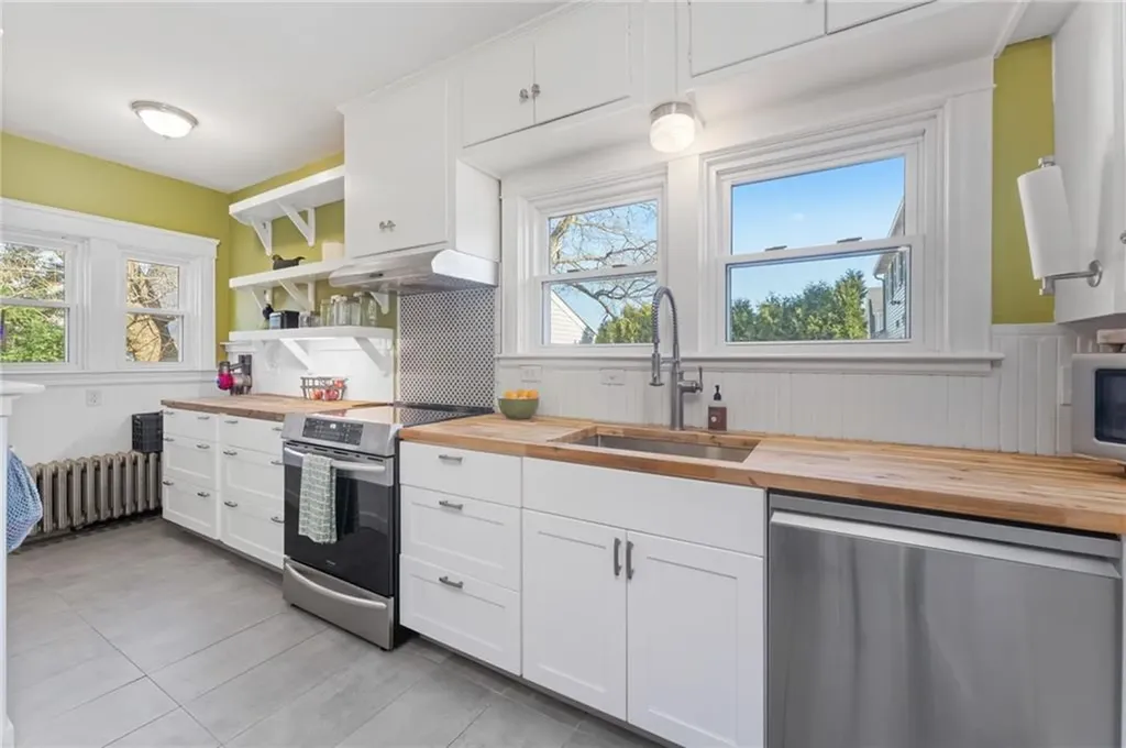 21 Keith Avenue Cranston RI 02910
