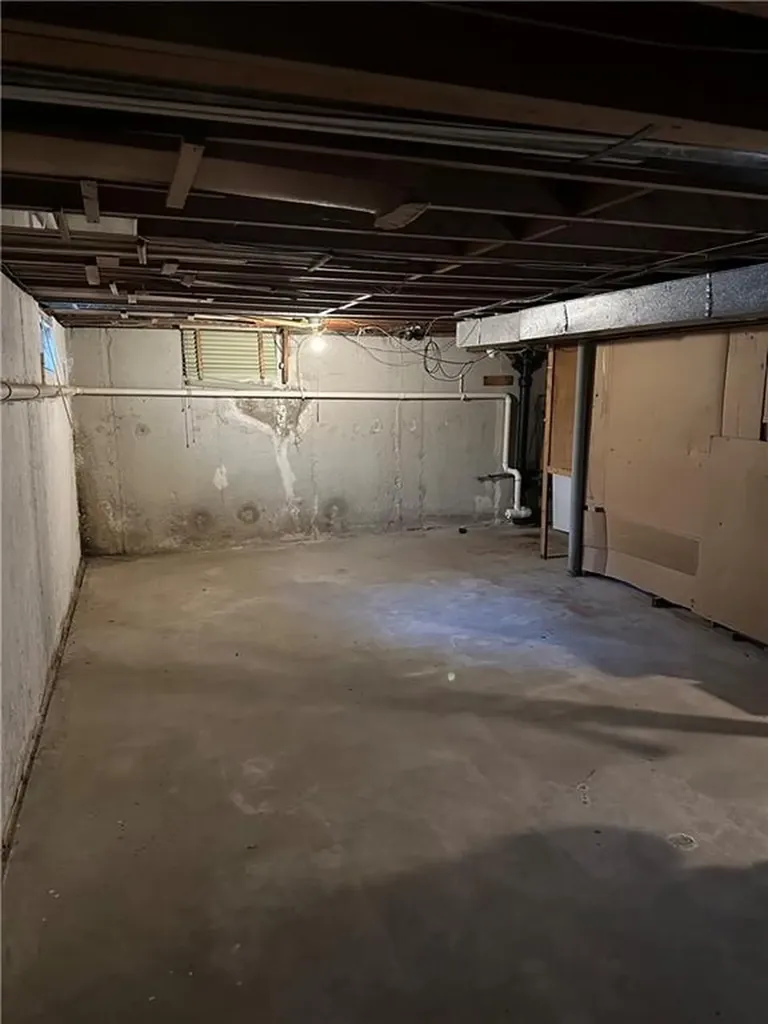 81 Wampanoag Trail East Providence RI 02915