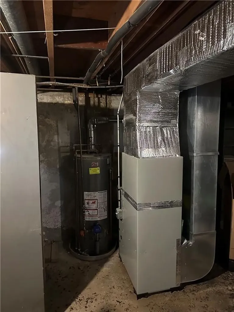 81 Wampanoag Trail East Providence RI 02915