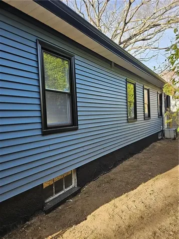 32 Sykes Street Warwick RI 02886