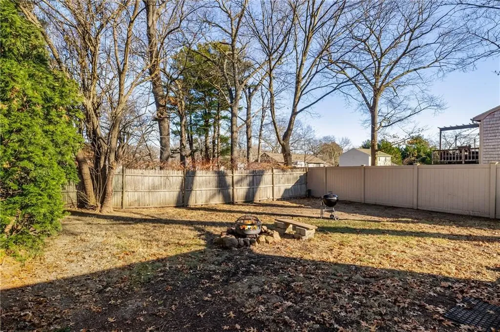 29 Hillcrest Avenue Warwick RI 02889