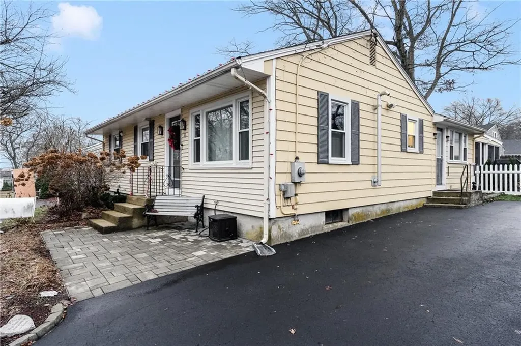 16 Princeton Avenue Coventry RI 02816