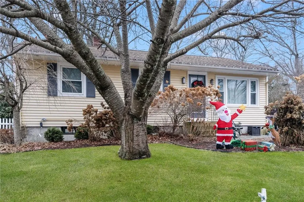 16 Princeton Avenue Coventry RI 02816
